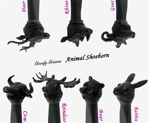 自立する漆黒の動物靴べら「Animal Shoehorn(アニマル・シューホーン)」