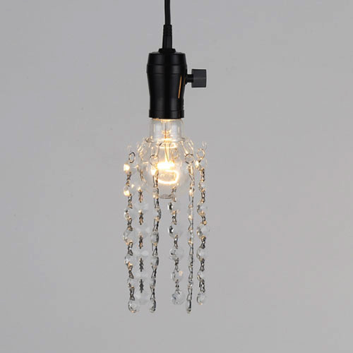 シンプルな発想のシャンデリア「bulb chandelier」